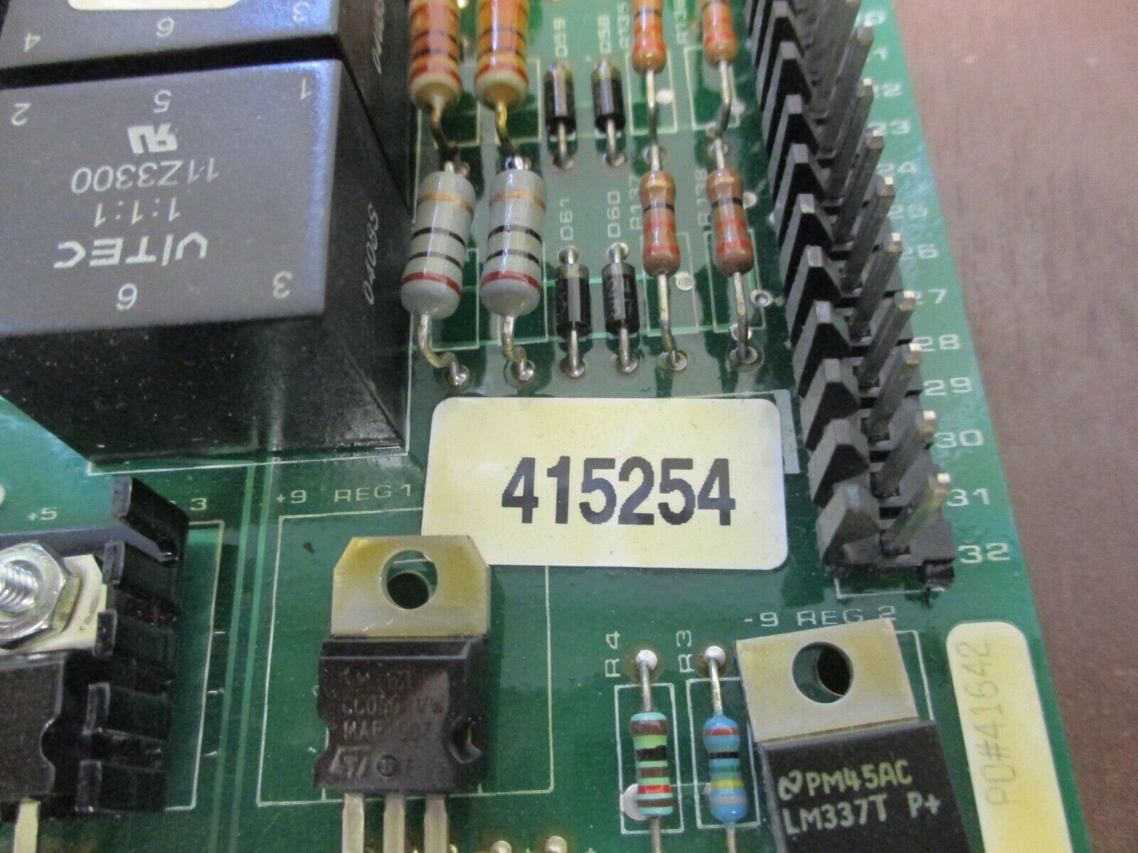 Yaskawa PLC Board 415254 Used