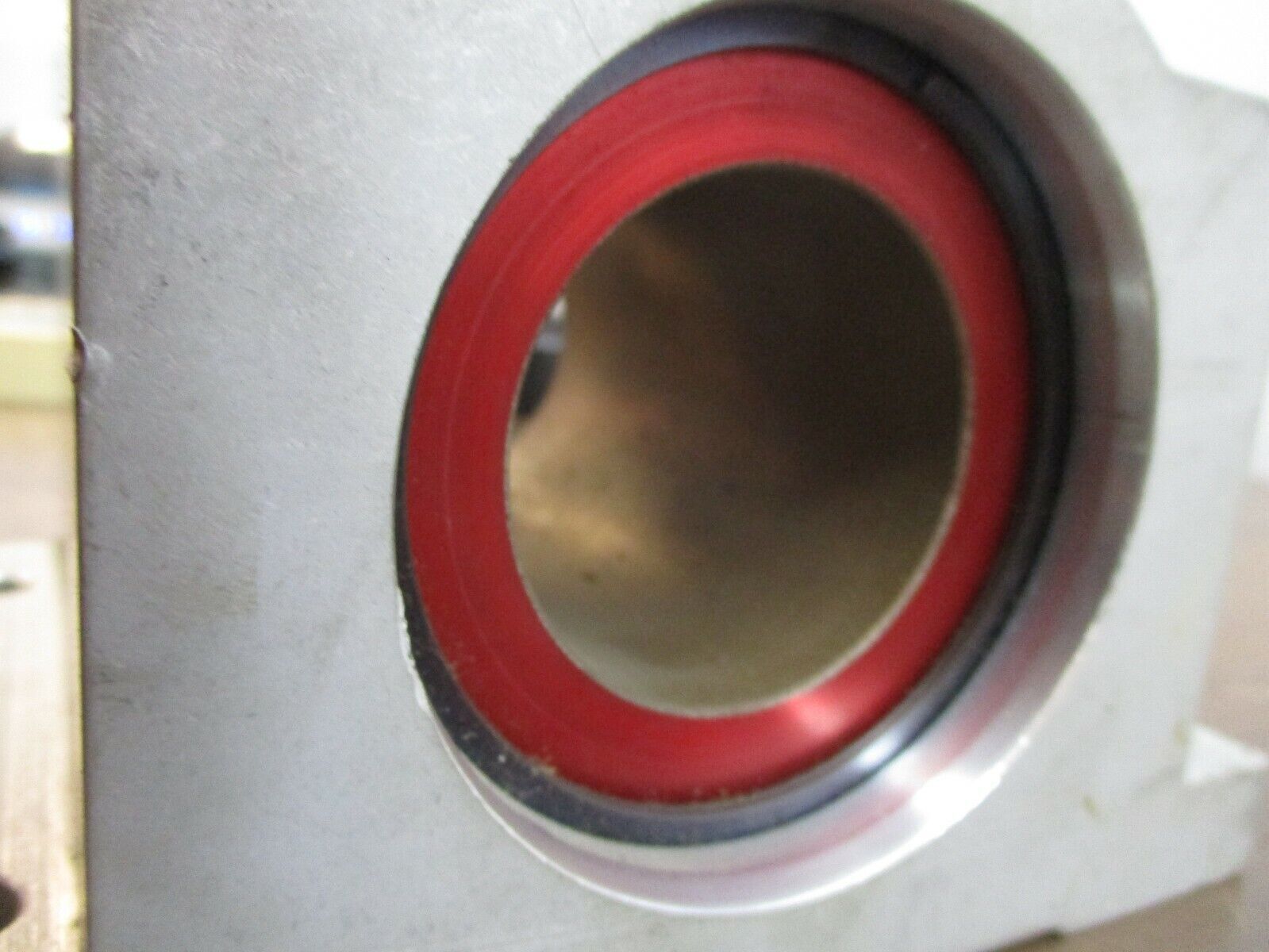 Parker Pillow Block 8903-09-08-3PA Used