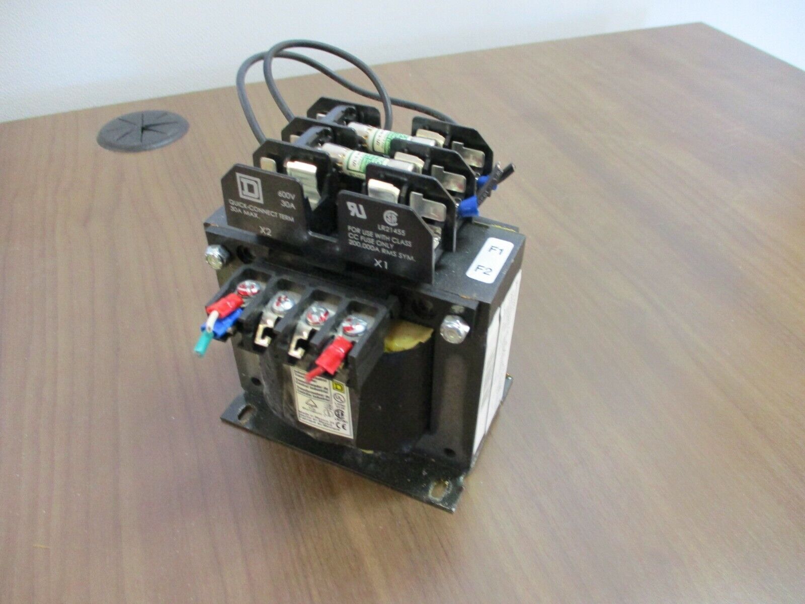 Square D Transformer 9070TF300D1 0.3KVA Pri:240/480 Sec: 120V Used