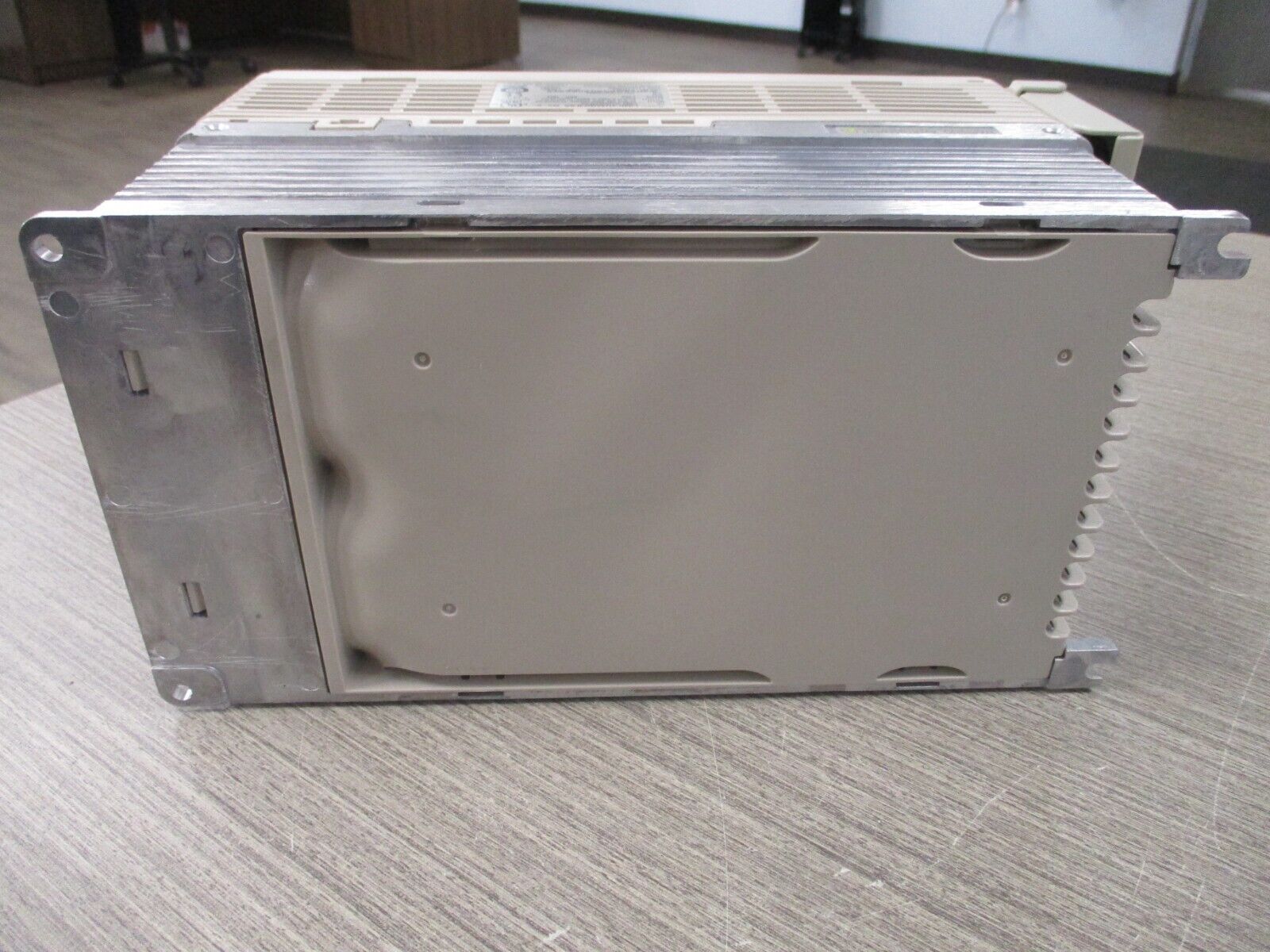 Yaskawa V1000 AC Drive CIMR-VU4A0023FAA Rev. D 10HP 380-480V New Surplus