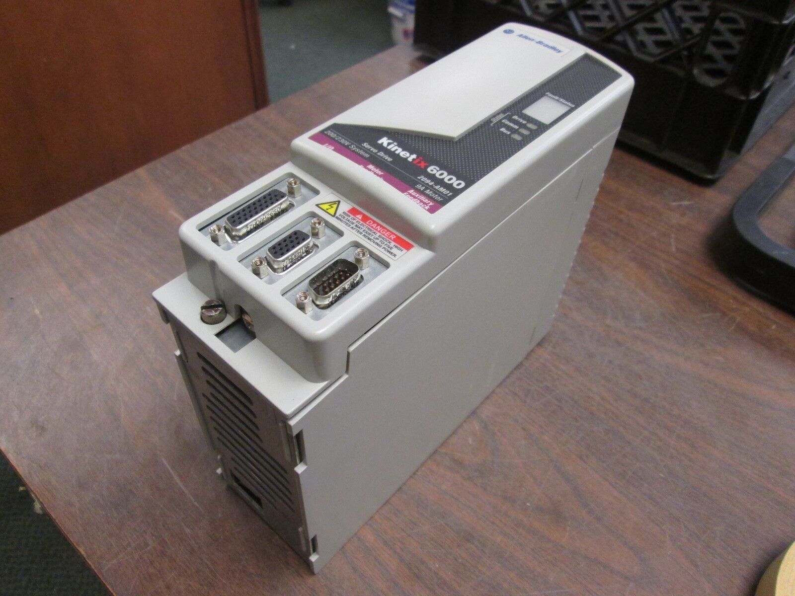 Allen-Bradley Kinetix 6000 Servo Drive 2094-AM01 200/230V System 9A Motor Used
