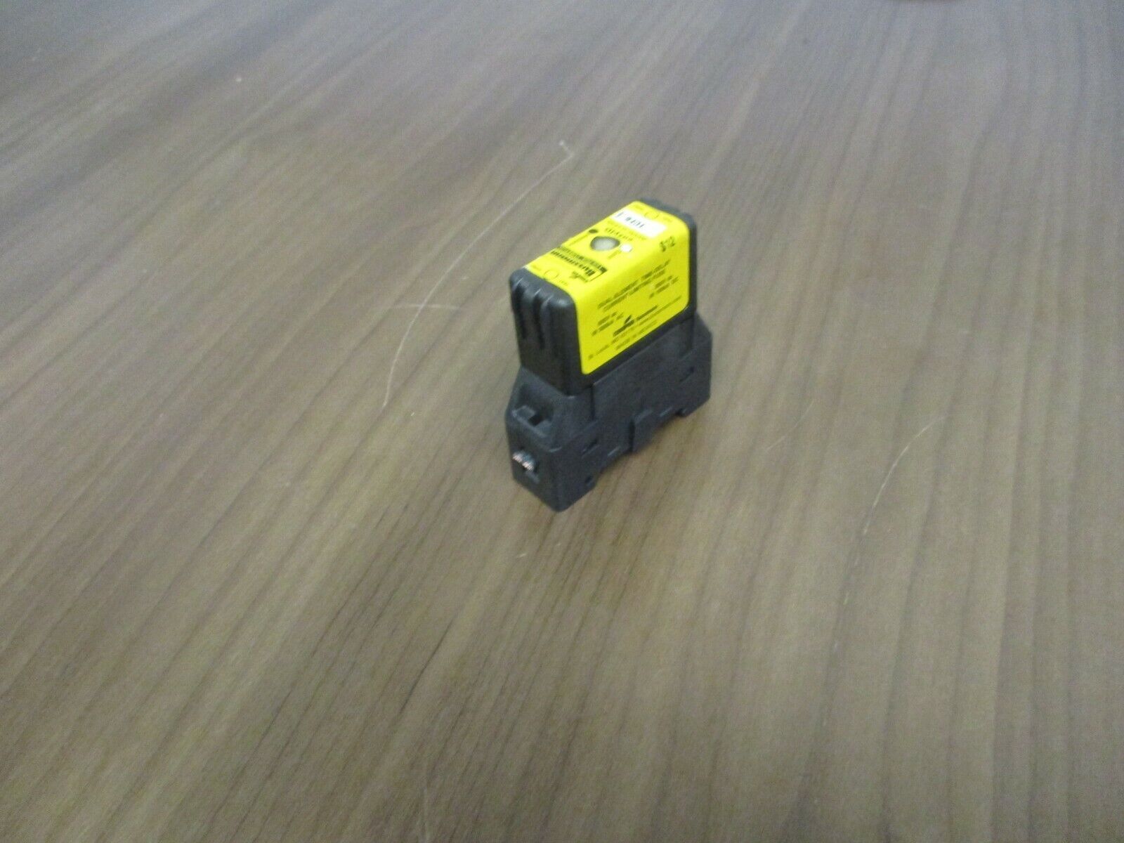 Bussmann Low-Peak CUBE Fuse w/ Fuseholder TCF6 6A 600V Used