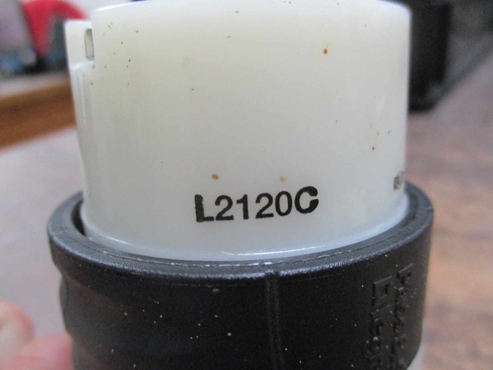 Pass & Seymour Turnlok Connector L2120-C Used