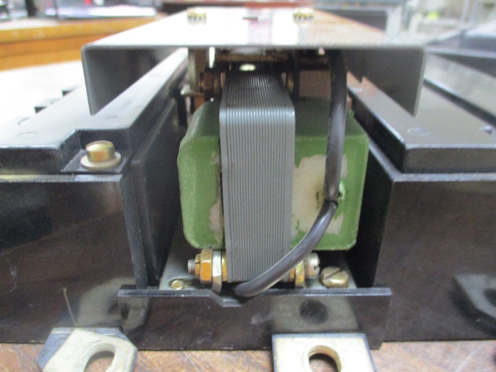 GE Mechanically Held Lighting Contactor CR160MB4582A 60A 600V Control:277V Used