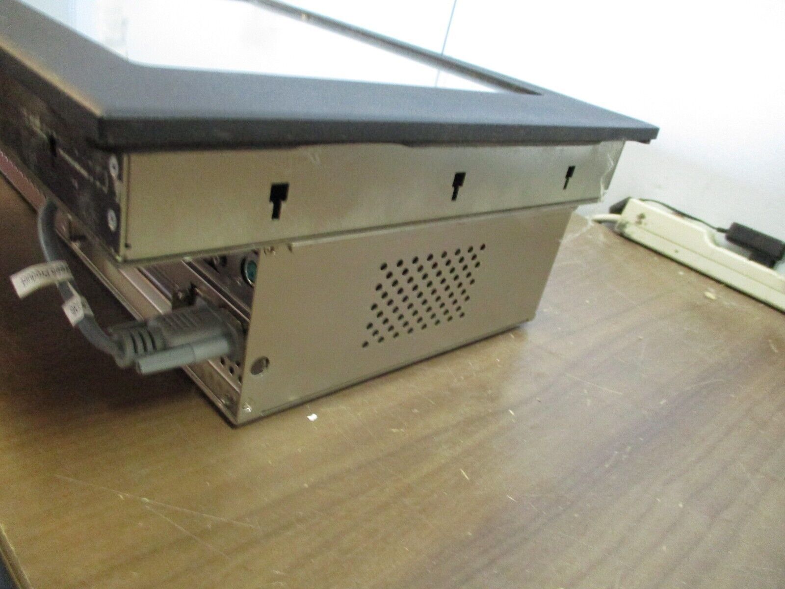 Arista Industrial Panel PC ARP-1715BP-108K Rev. SW 2.82 Config: 011 24VDC Used