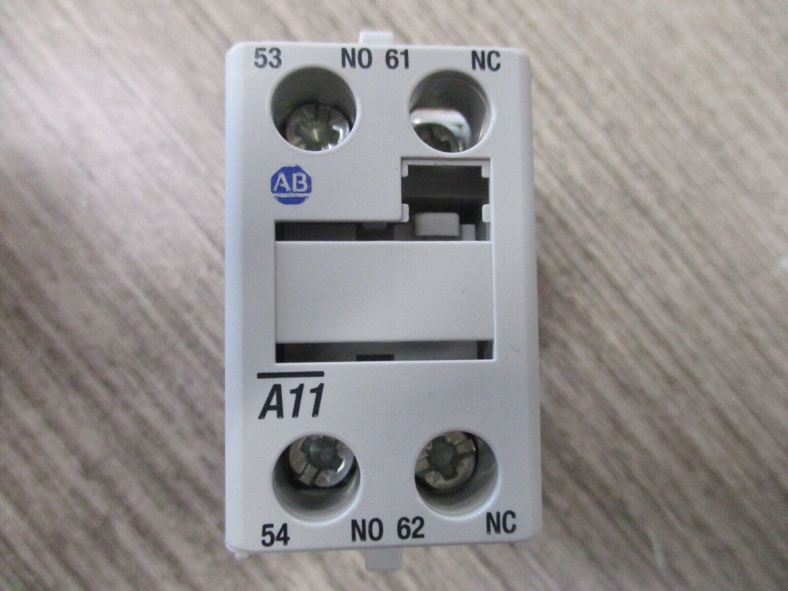 Allen-Bradley Aux Contact Block 100-FA11 Front Mount 1 NC, 1 NO New Surplus