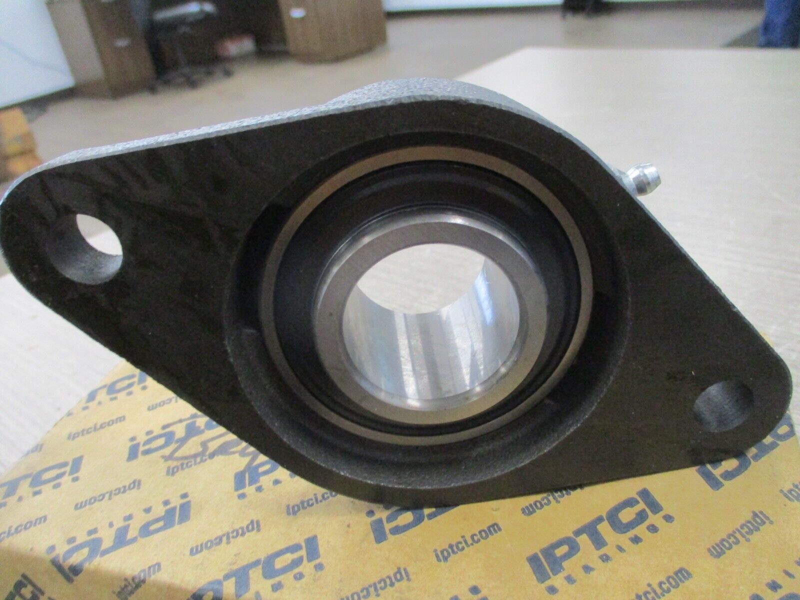 IPTCI Flange Bearing UCFL 207 35MM 2-Bolt New Surplus