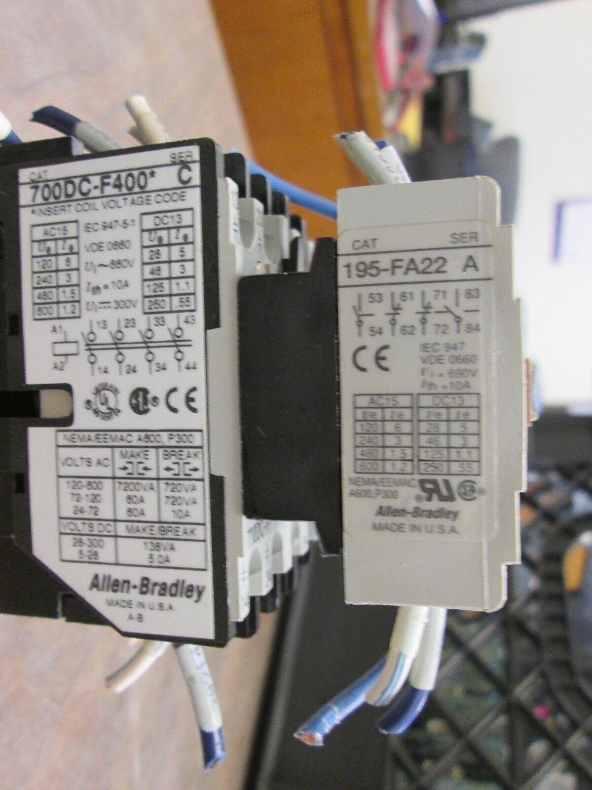 Allen-Bradley Contactor 700DC-F400* w 195-FA22 Aux Contact Block 24VDC Coil Used