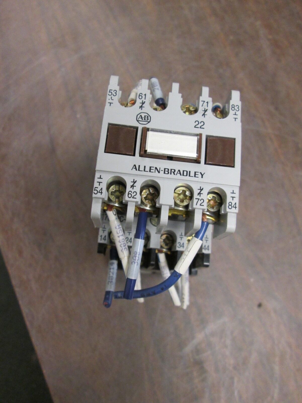 Allen-Bradley Contactor 700DC-F400* w 195-FA22 Aux Contact Block 24VDC Coil Used