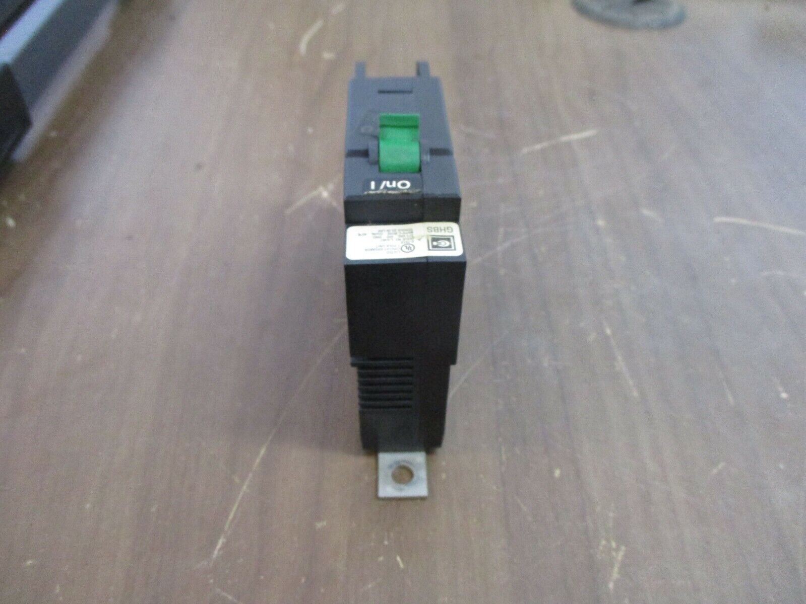 Cutler-Hammer Bolt-On Circuit Breaker GHBS1015D 15A 277V 1P Used