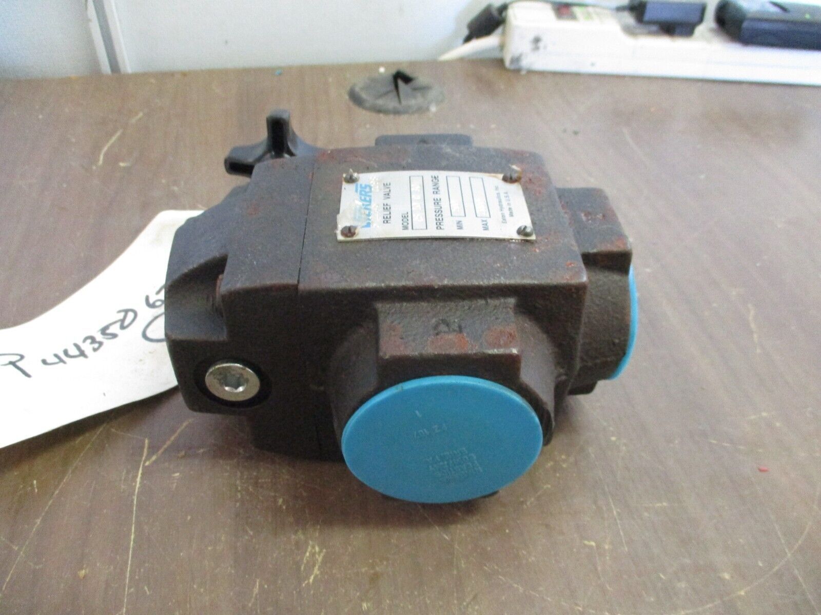 Vickers Relief Valve CS 10 C30 500-2000PSI Used