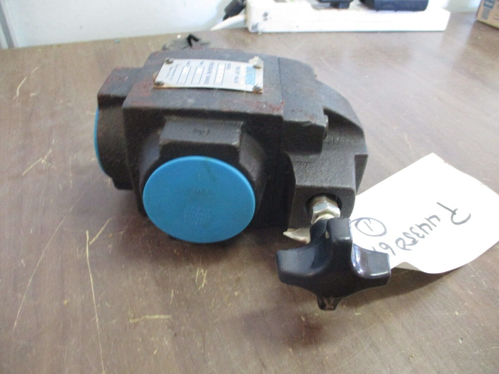 Vickers Relief Valve CS 10 C30 500-2000PSI Used