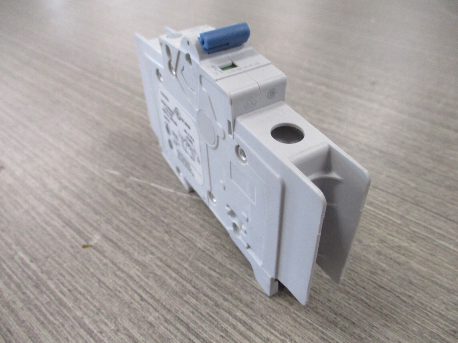 Allen-Bradley Circuit Breaker 1489-M1C070 Ser. D 7A 277V 50/60HZ Used