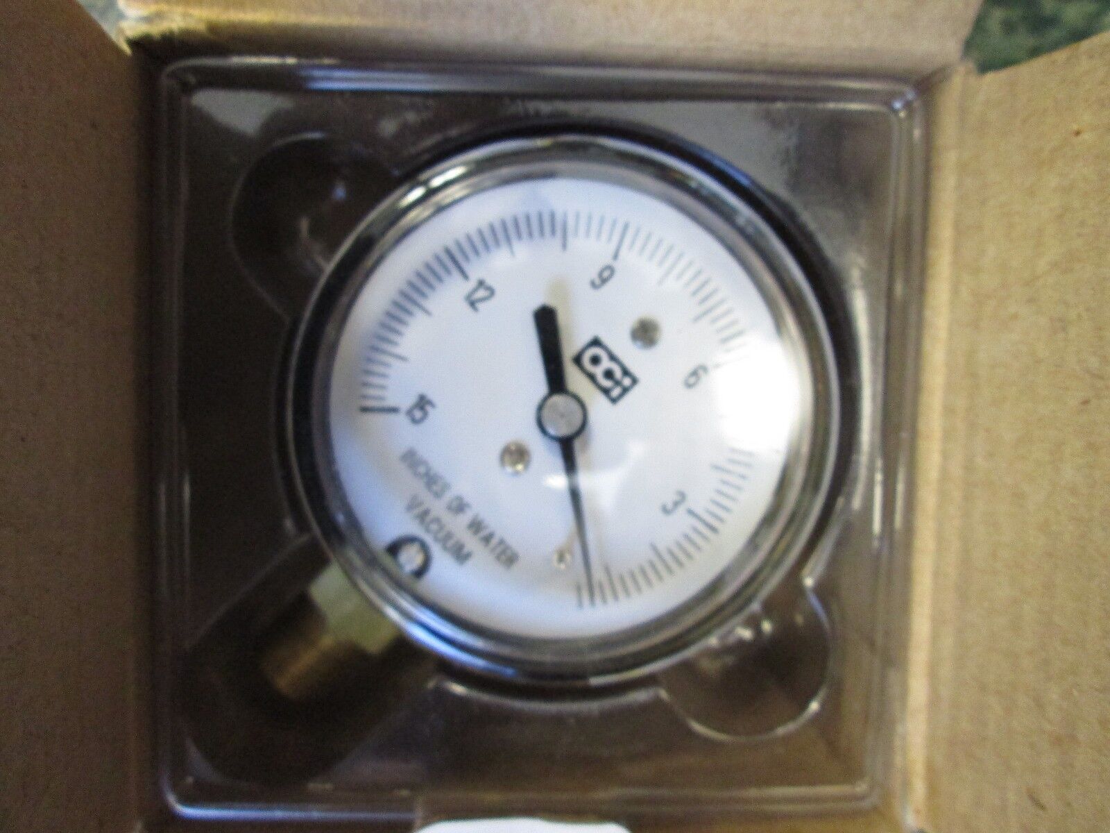 OCI Instruments Water Gauge C034L 15WV 2.5" Case 1/4" NPT -15-0 Range
