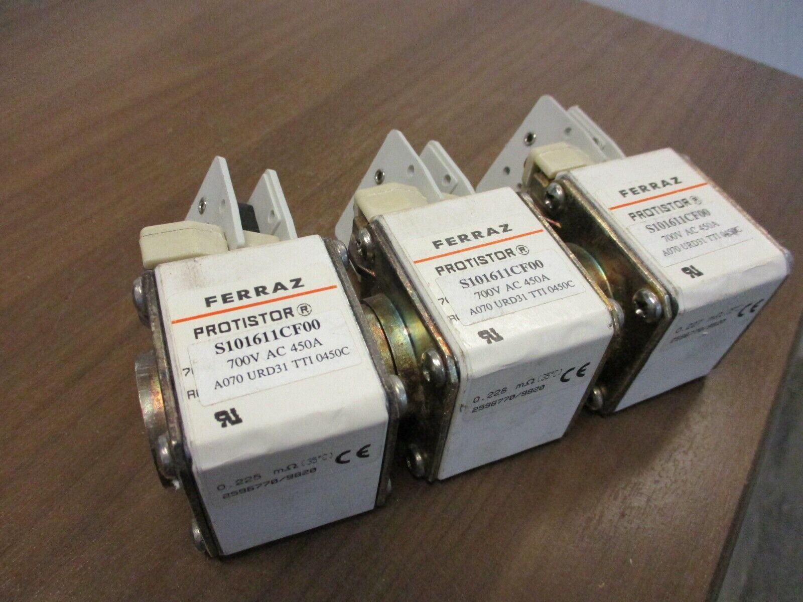 Ferraz Protistor Fuse S101611CF00 450A 700V *Lot of 3* Used