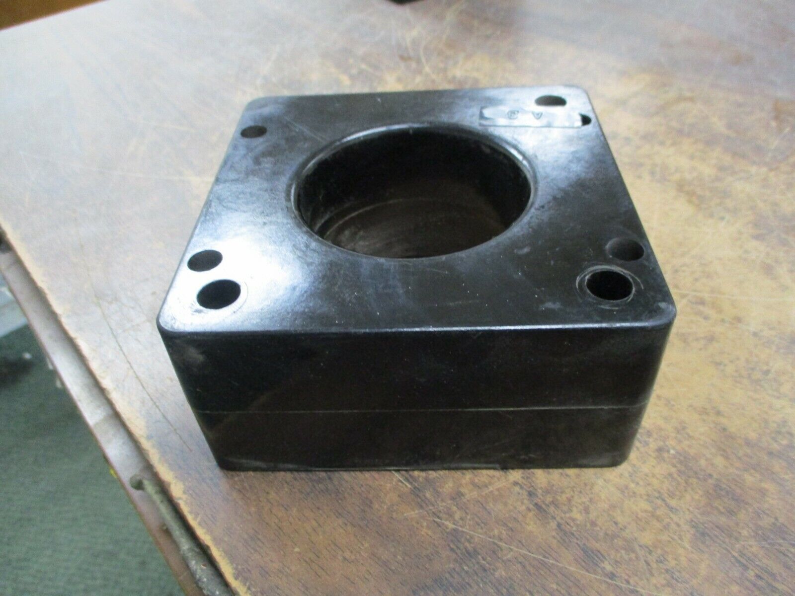 FPE Type LVM Current Transformer 2758-0354 Ratio 600:5A 600V 25-400Hz Used