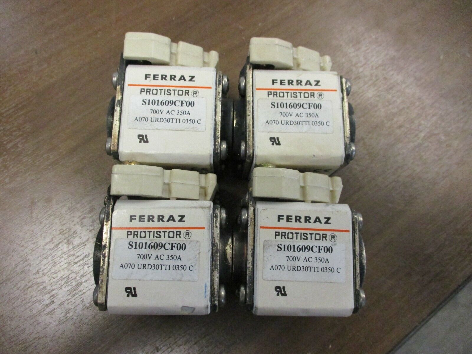 Ferraz Protistor Fuse S101609CF00 350A 700V *Lot of 4* Used