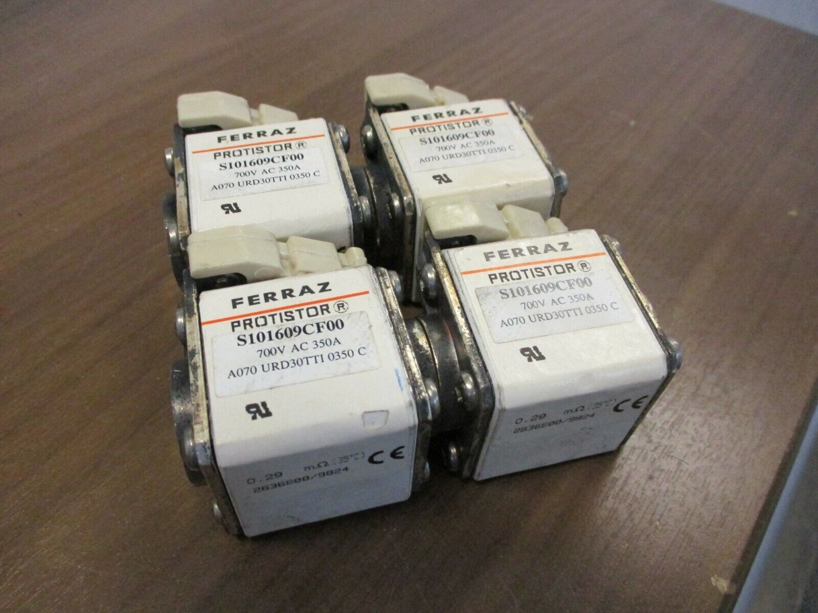 Ferraz Protistor Fuse S101609CF00 350A 700V *Lot of 4* Used