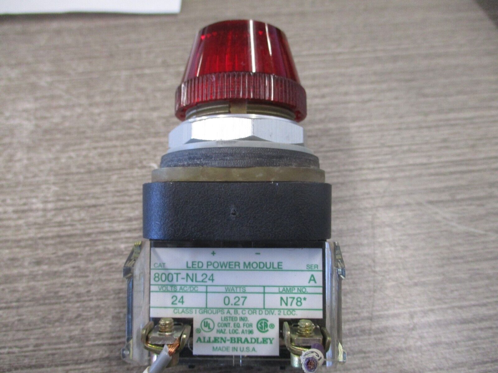 Allen-Bradley Pilot Light 800T-QL24R Ser. T Red 24V AC/DC Type 4,13 Used