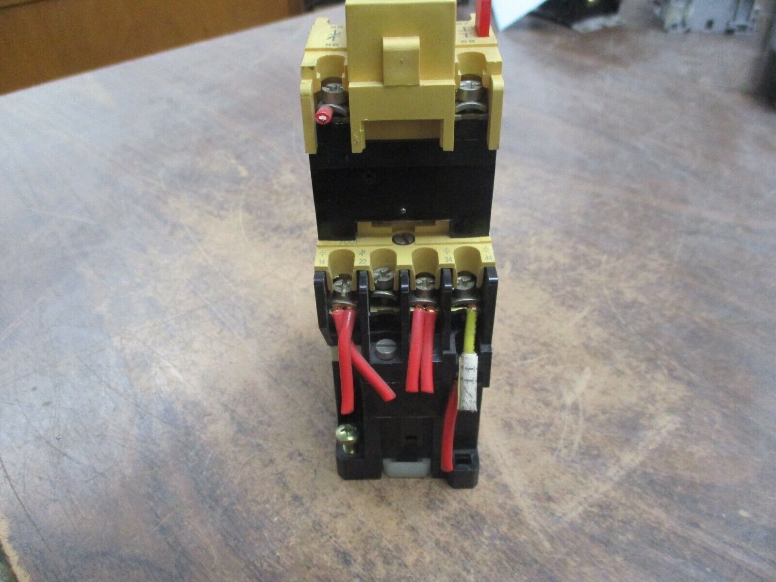 Allen-Bradley Timing Relay 196-FTA 120V Coil Delay: 0.1-180 sec Used