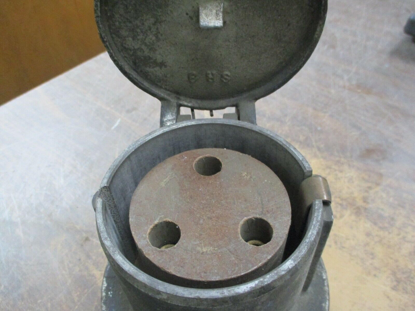 Pyle-National Receptacle 60A 600V *Chipped Base* Used