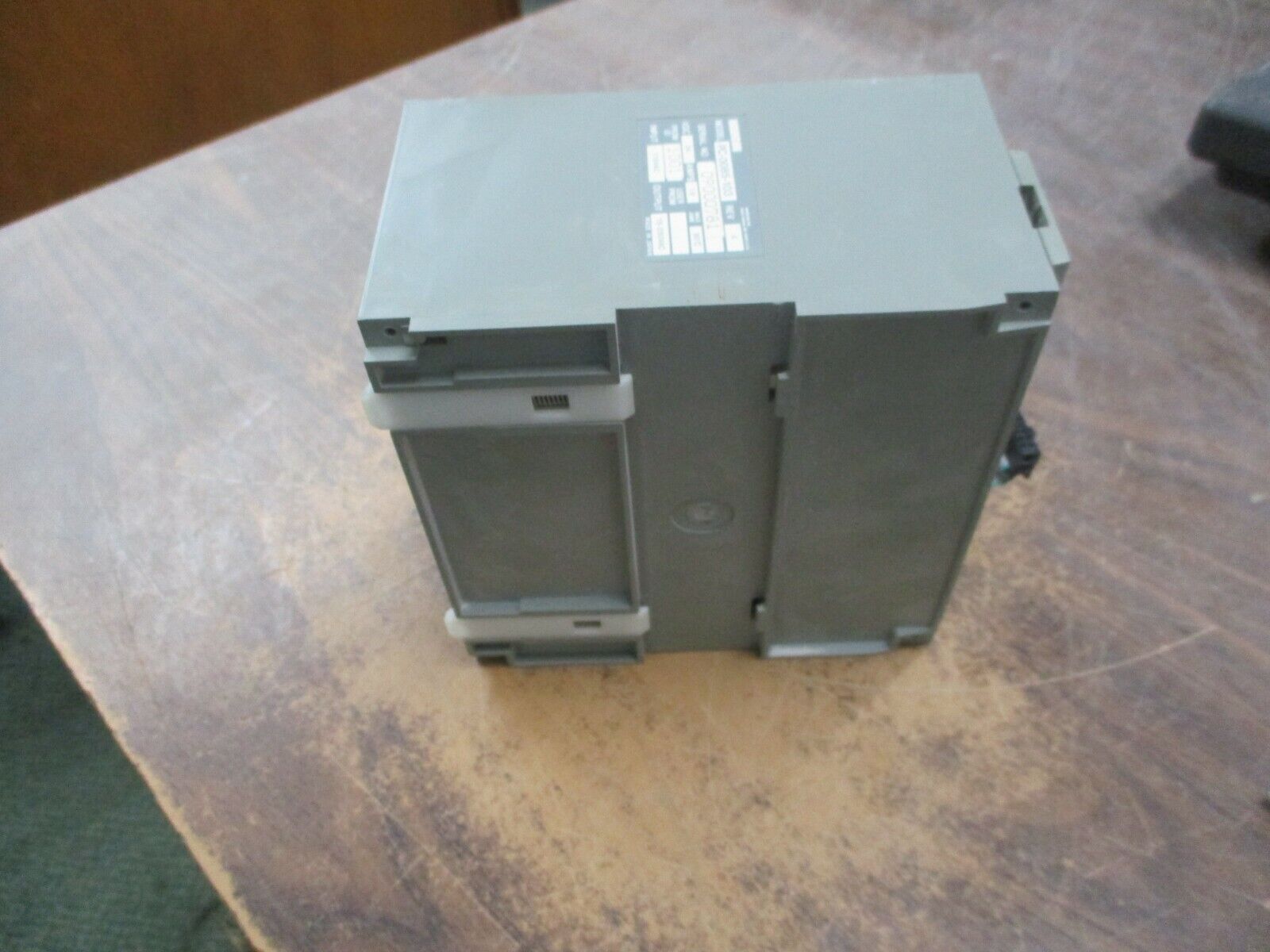 Modicon PLC Rack w/ Programmable Controller PC-0085-103 Rev. A 24VDC 1.8A Used