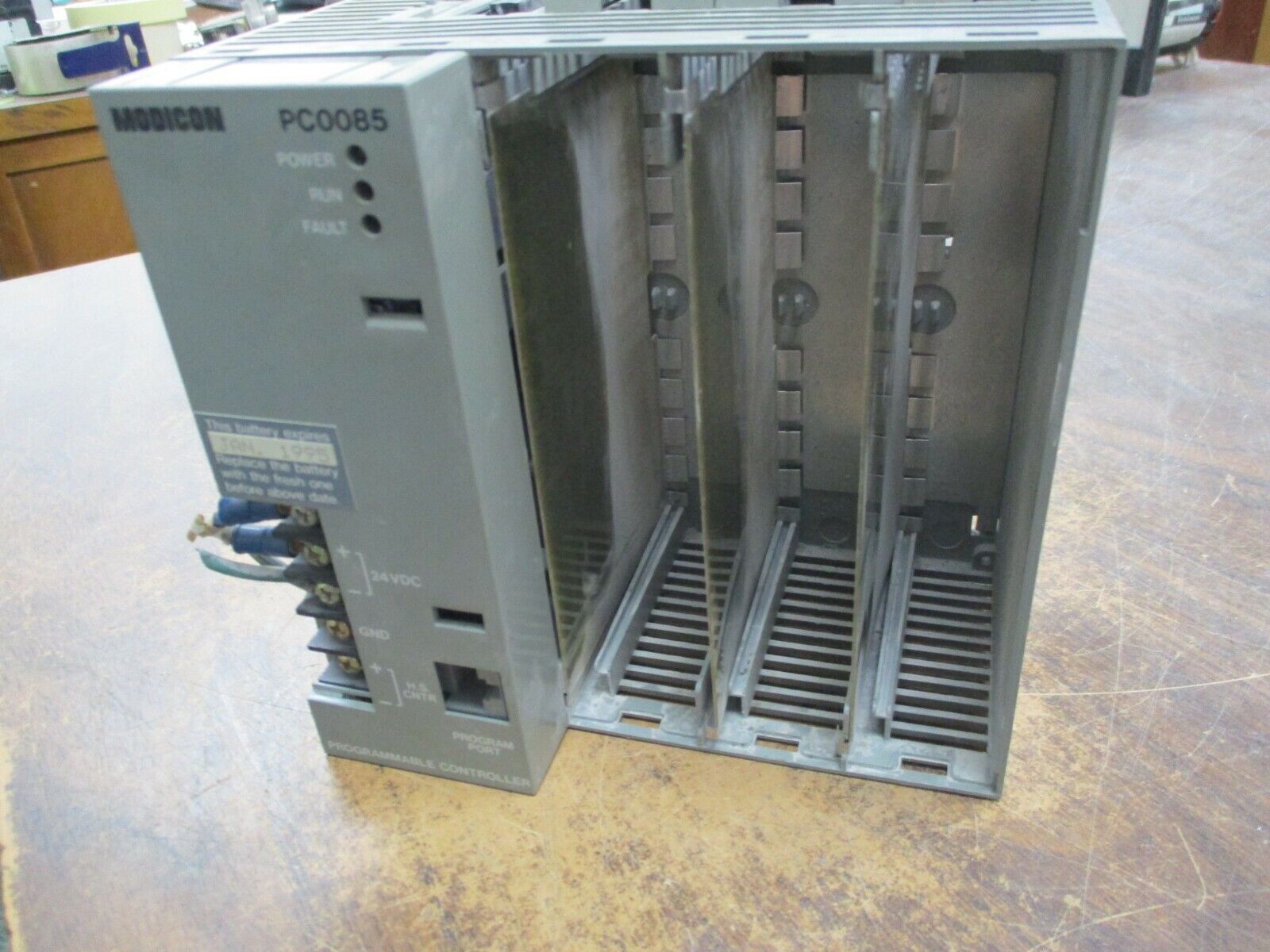 Modicon PLC Rack w/ Programmable Controller PC-0085-103 Rev. A 24VDC 1.8A Used