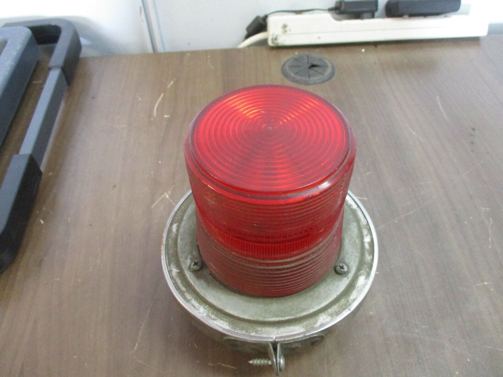 Edwards Adaptabeacon Lamp Assembly 50R-N5 120V 60Hz 0.22A Red Used