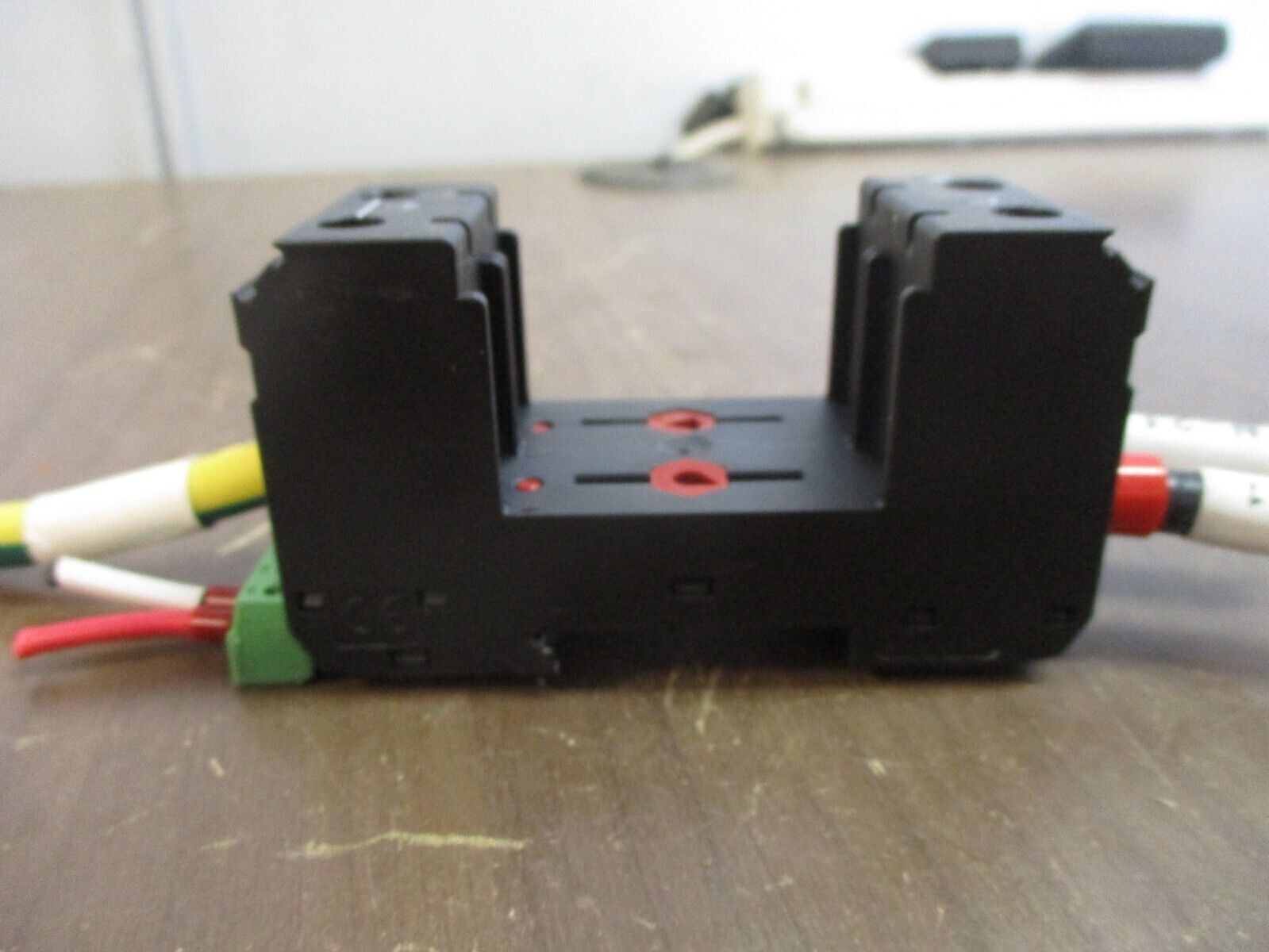 Phoenix Contact VAL-MS Surge Protection Base 5772032 230/1+1FM Used