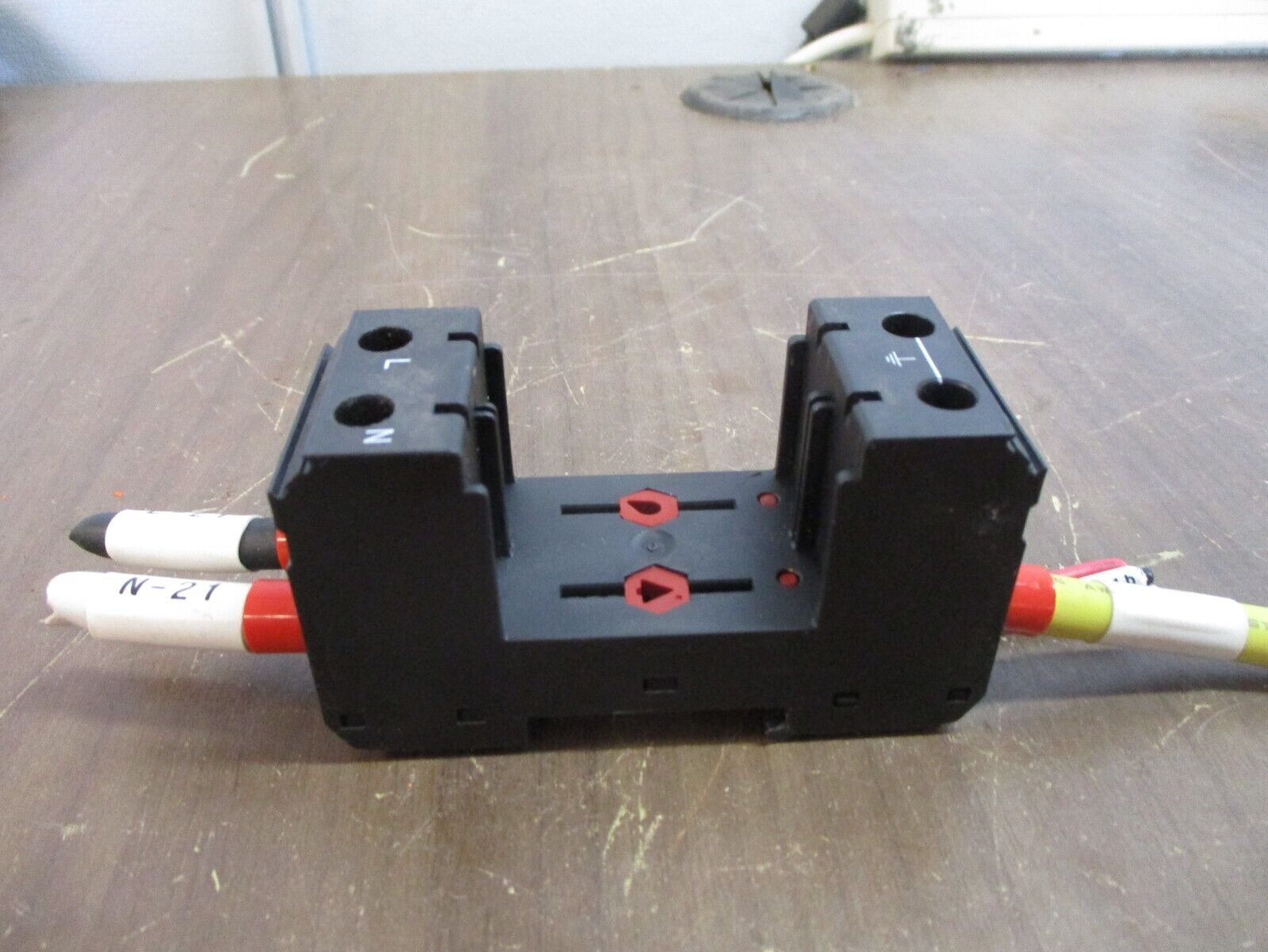 Phoenix Contact VAL-MS Surge Protection Base 5772032 230/1+1FM Used