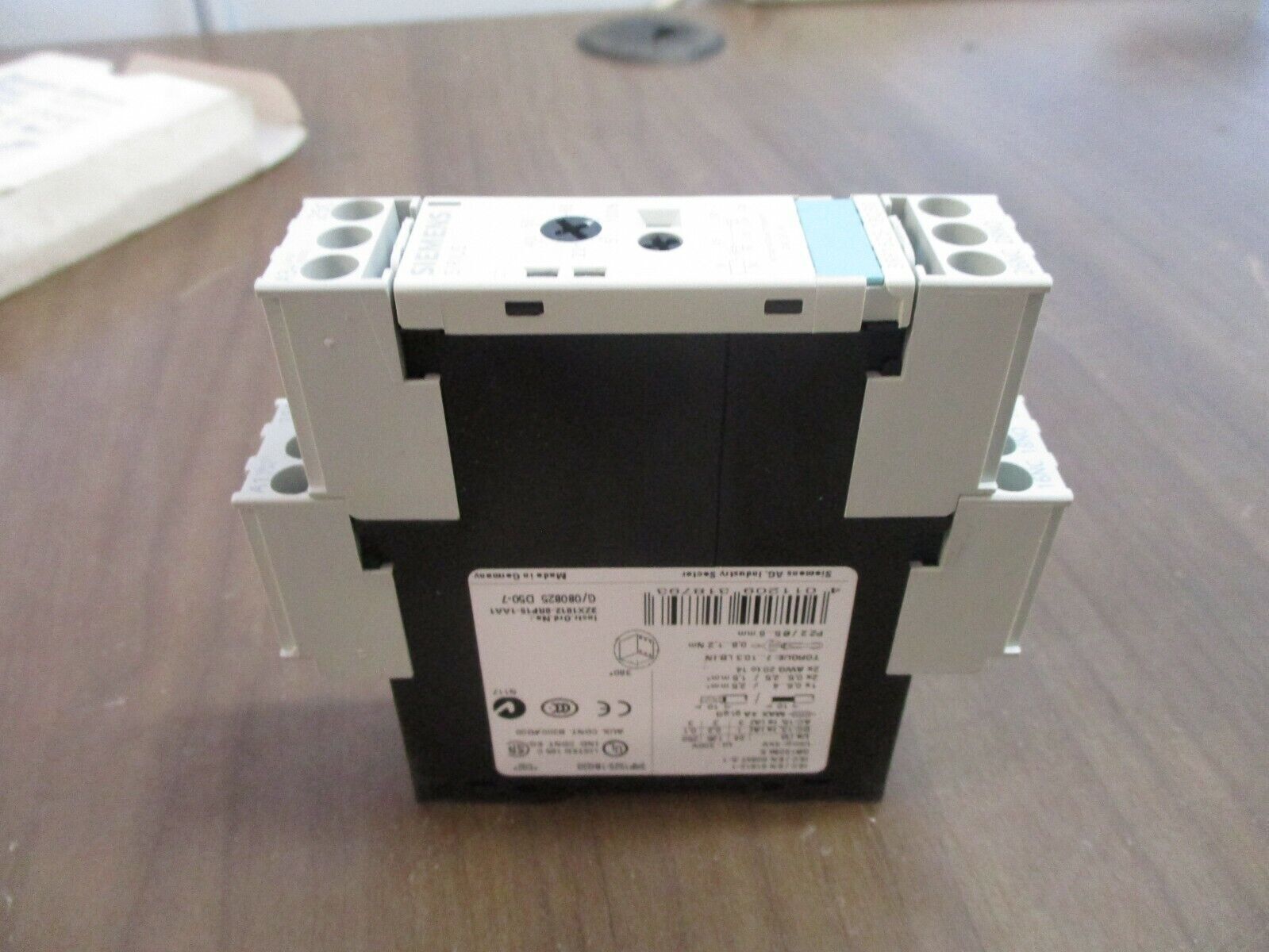 Siemens Time Relay 3RP1525-1BQ30 Range: 0.05s-100h 100-127VAC 50/60Hz 24VAC/DC