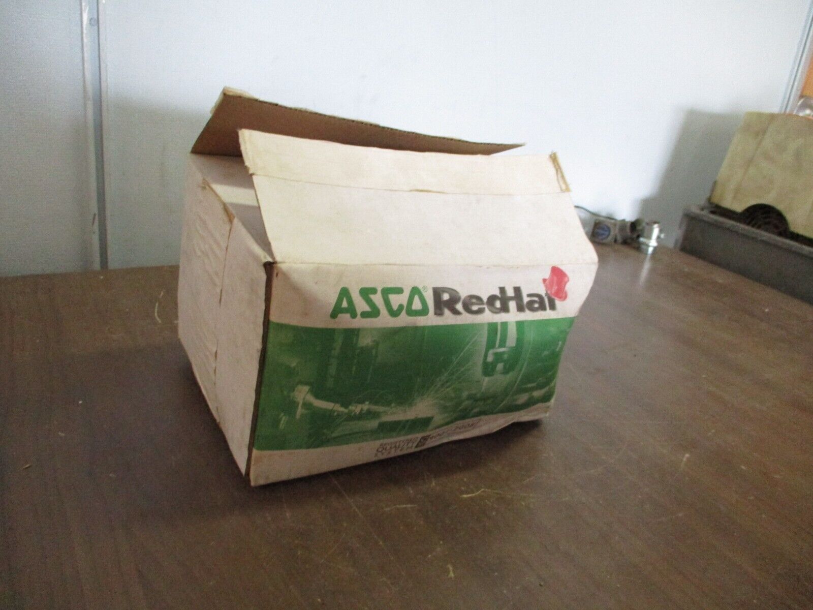 Asco Red-Hat Solenoid Valve 8215C063 120V 25PSI New Surplus