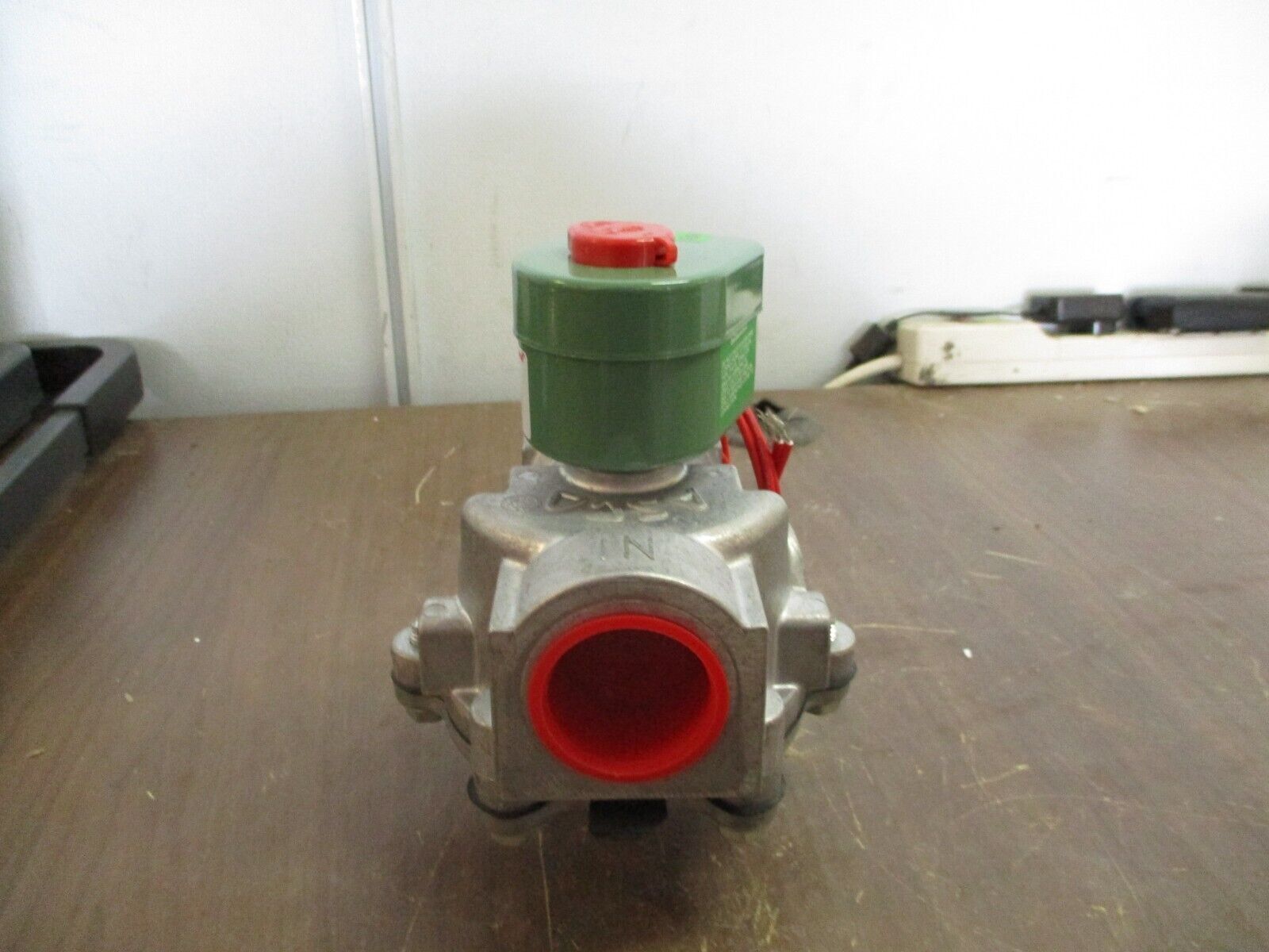 Asco Red-Hat Solenoid Valve 8215C063 120V 25PSI New Surplus