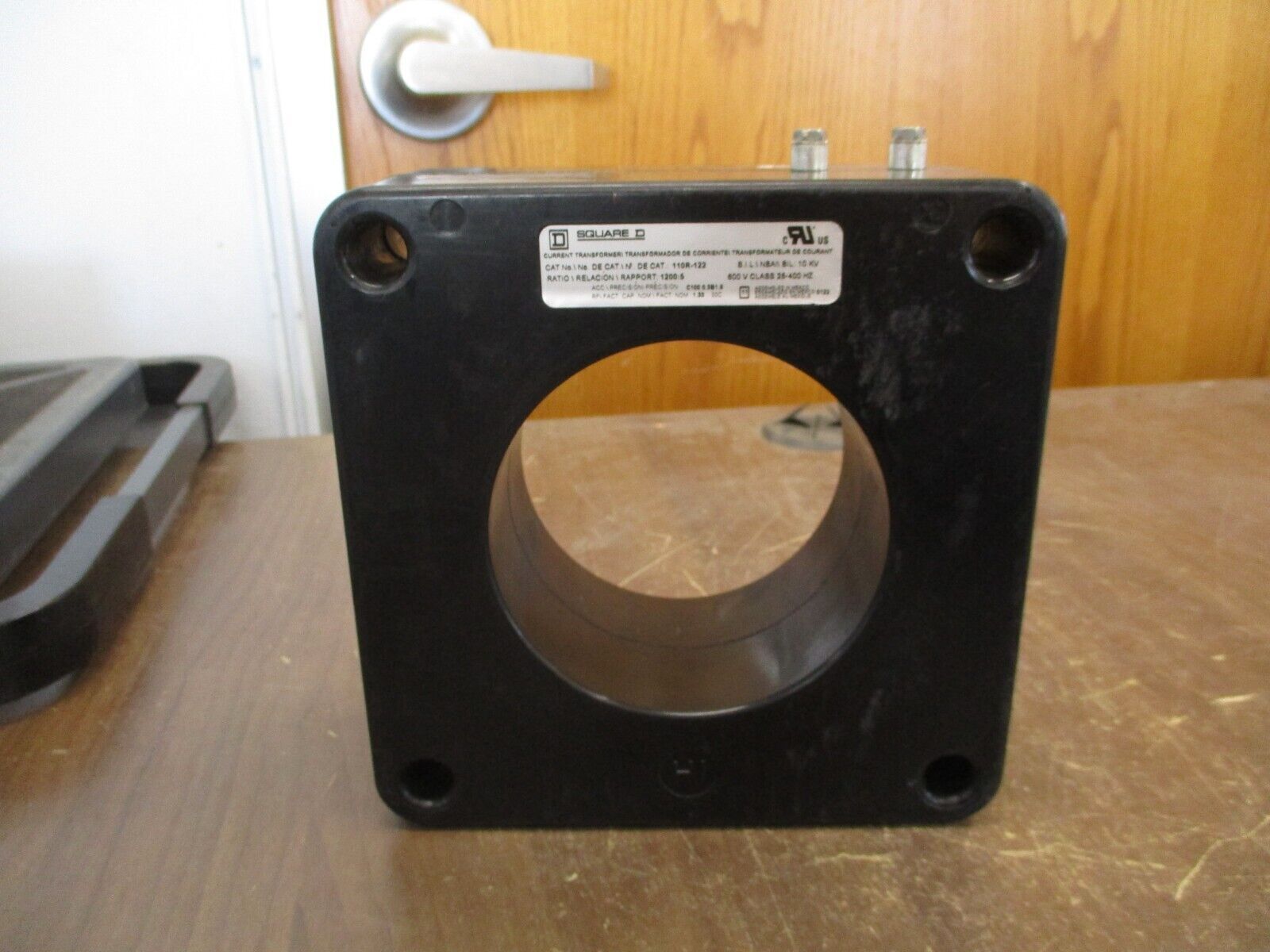 Square D Current Transformer 110R-122 Ratio 1200:5A New Surplus