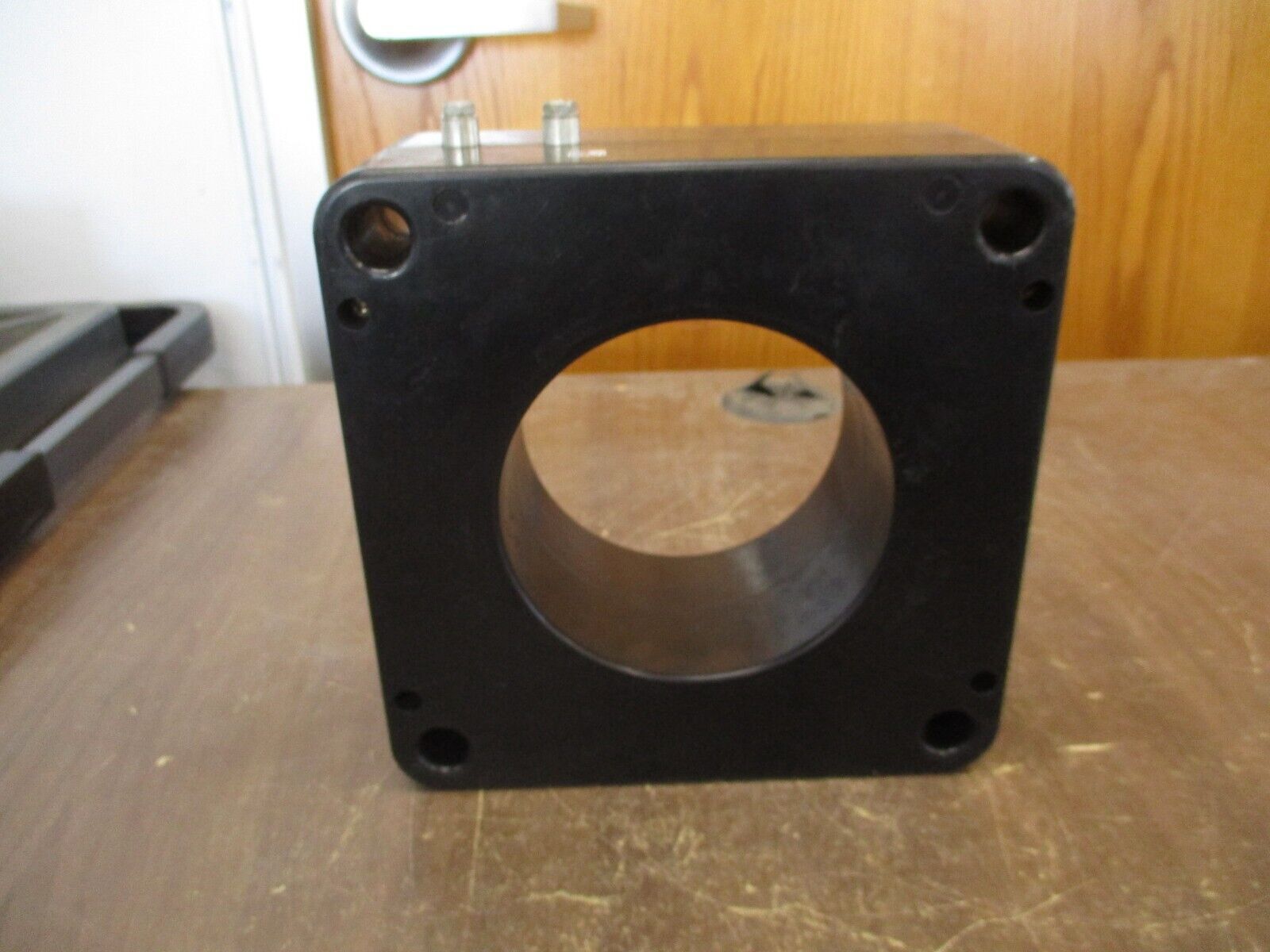 Square D Current Transformer 110R-122 Ratio 1200:5A New Surplus