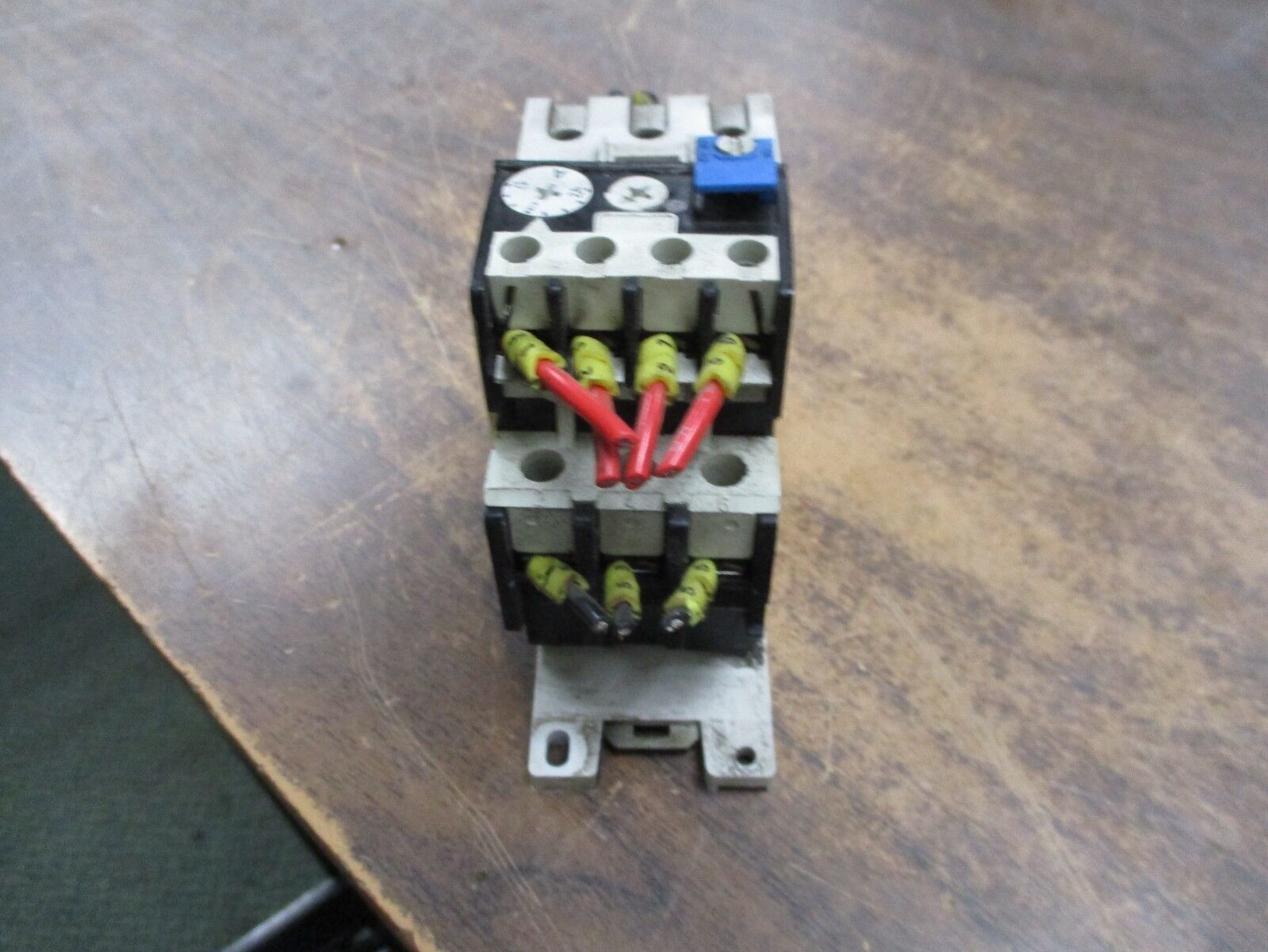 Cutler-Hammer Solid State Overload C316FNA3 Trip: 1.7-2.4A w/ Din Rail Adapter