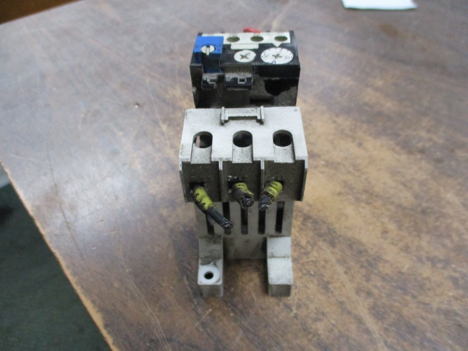 Cutler-Hammer Solid State Overload C316FNA3 Trip: 1.7-2.4A w/ Din Rail Adapter