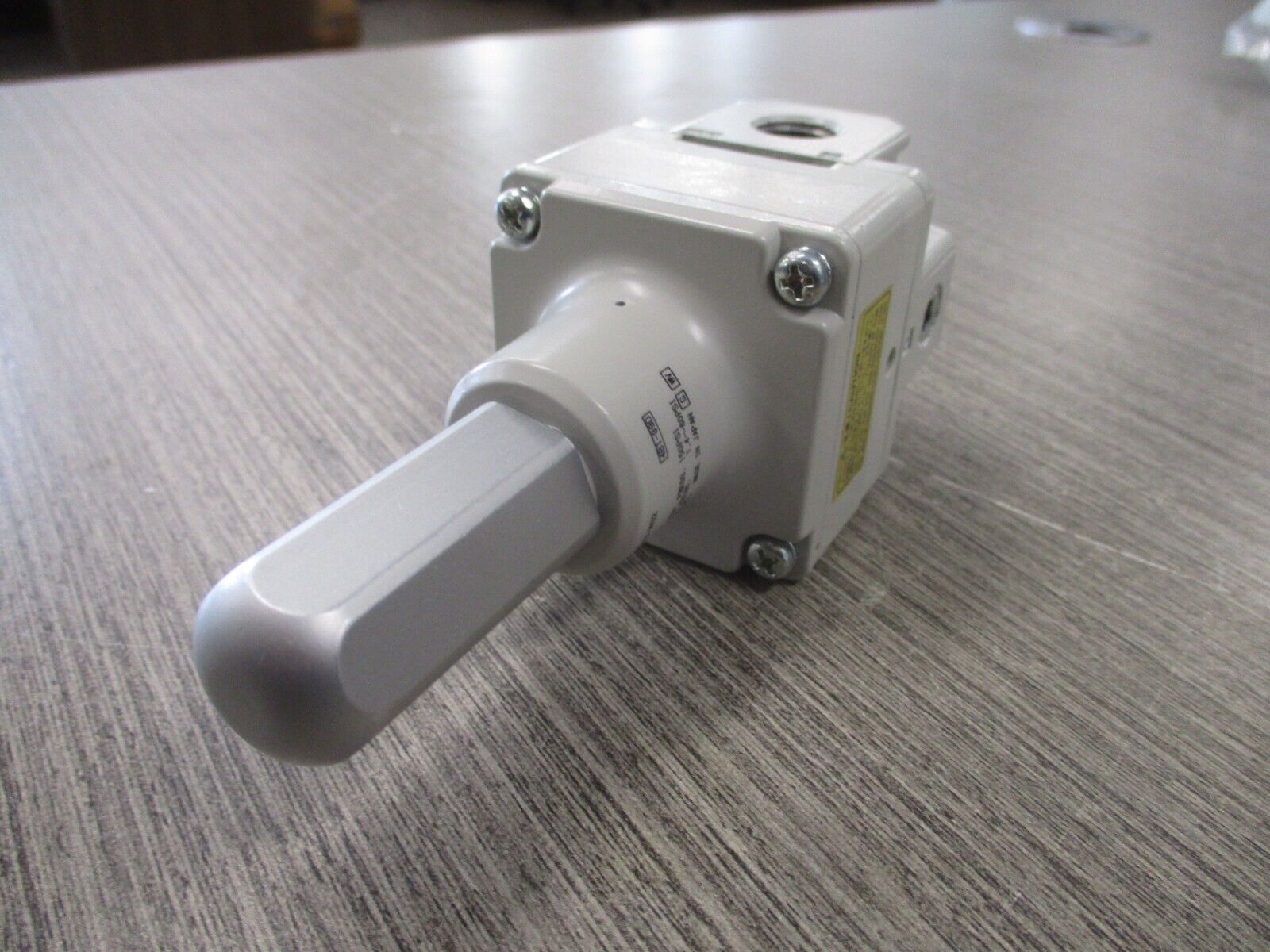 Unist Precision Regulator 10242T 0-60 PSI Tamper Resistant New Surplus