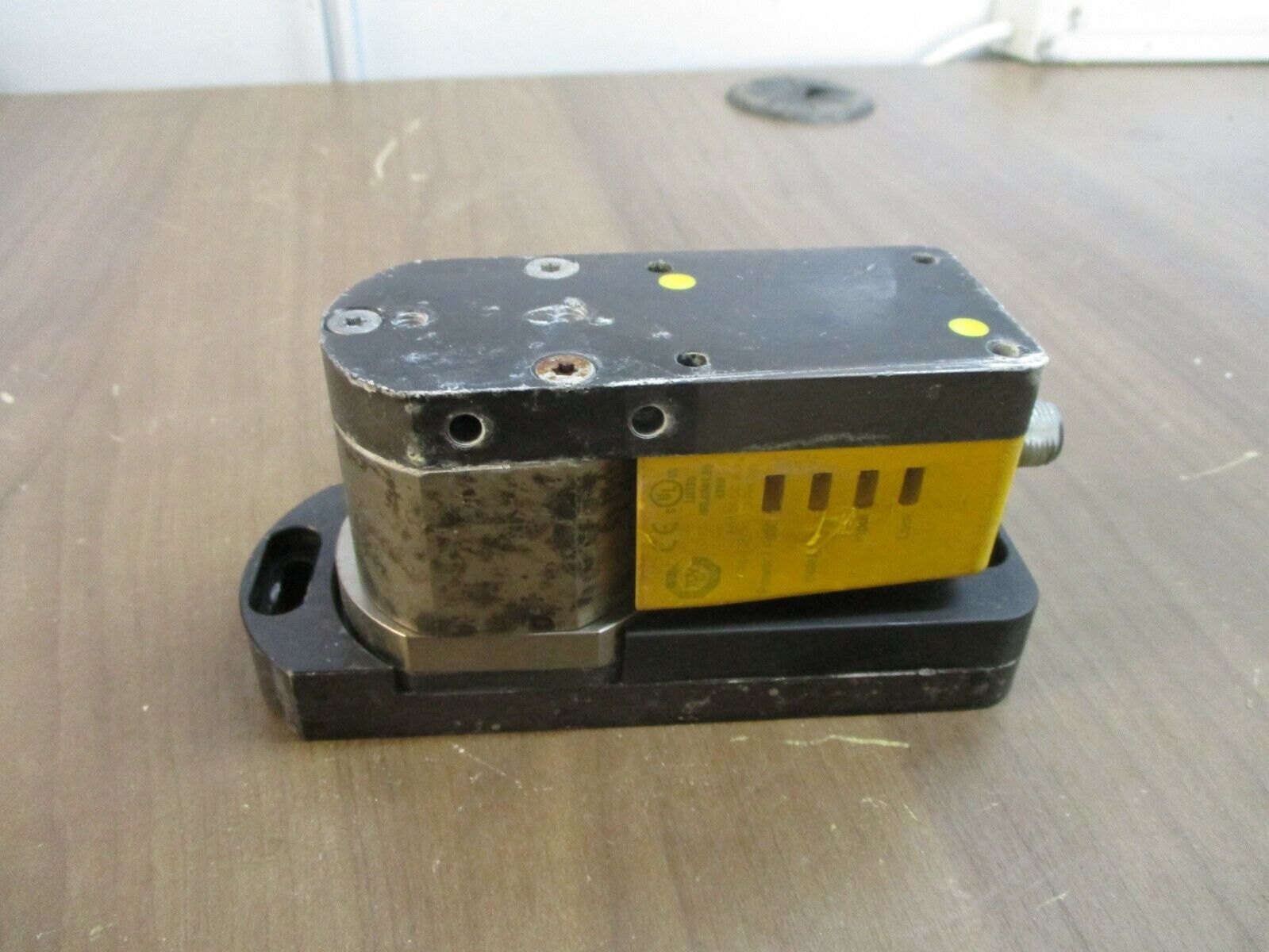 Pliz Magnetic Safety Gate System PSEN sl-0.5 1.1 Used