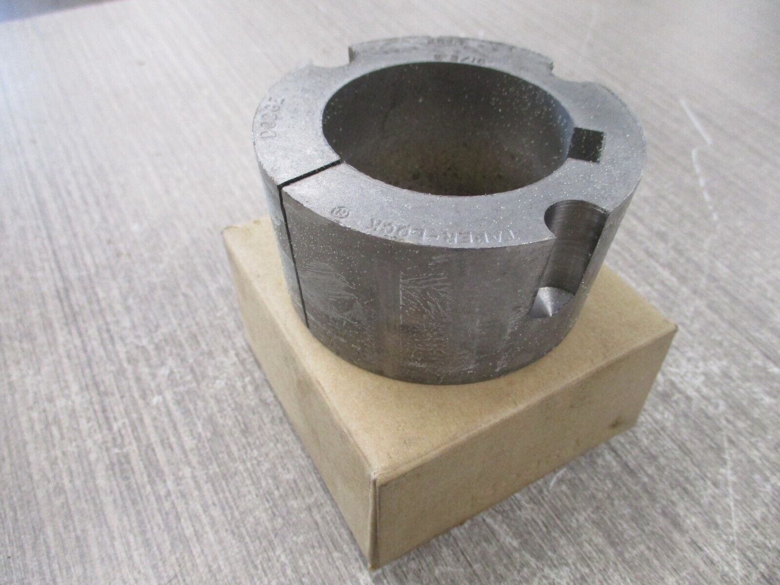 Dodge Bushing 117175 2517 x 2-3/16-KW New Surplus