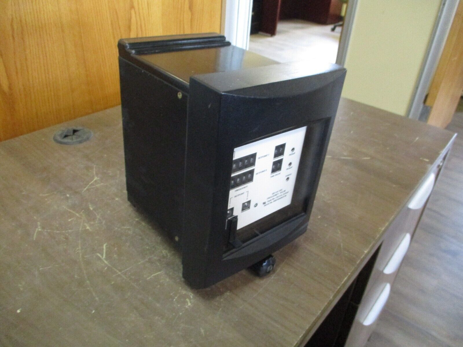 Basler Electric BE1-81 O/U Frequency Relay T3E E1L B7N1F Used