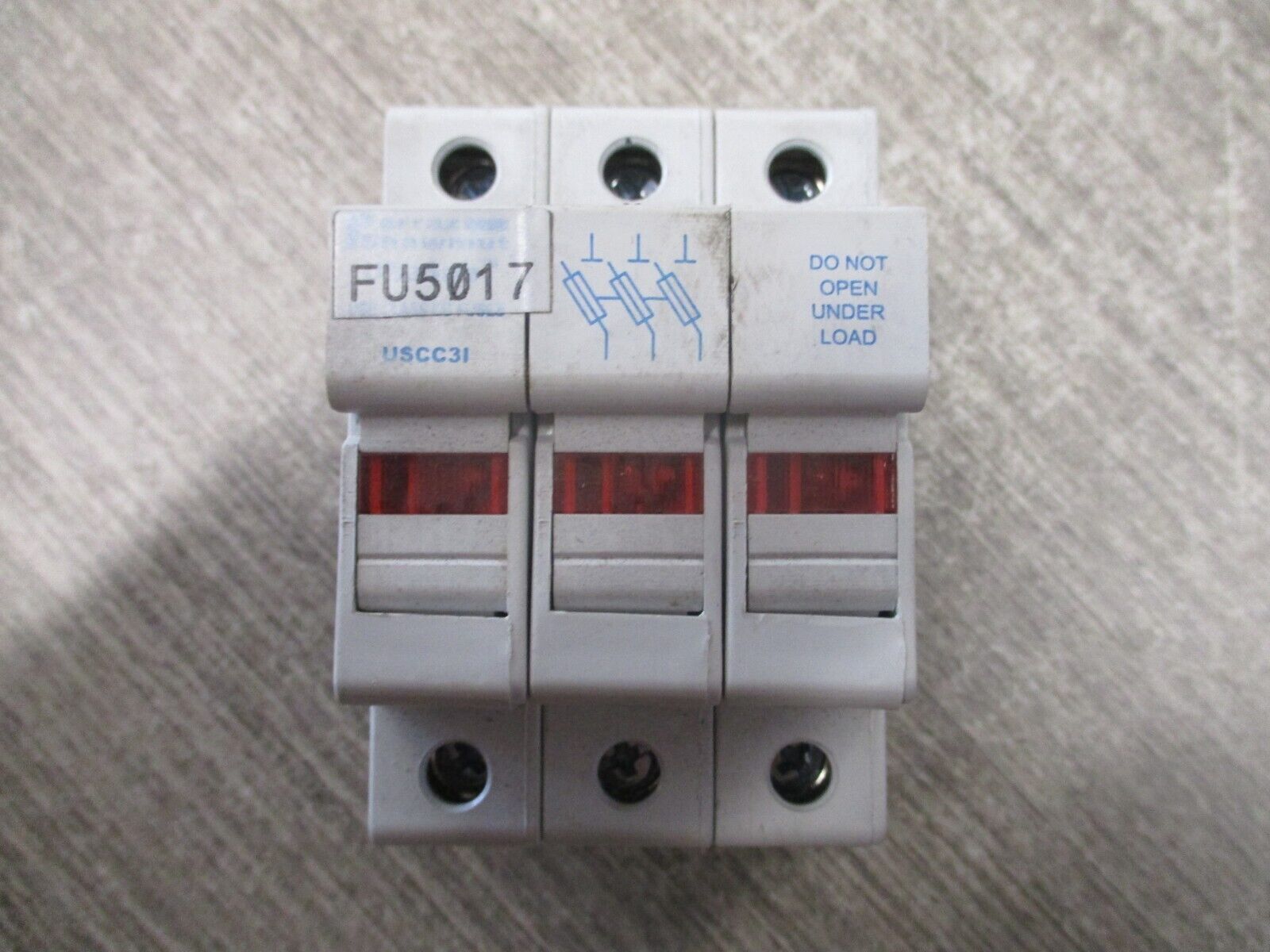 Ferraz Shawmut Fuseholder USCC3I 30A 600V 3P Used
