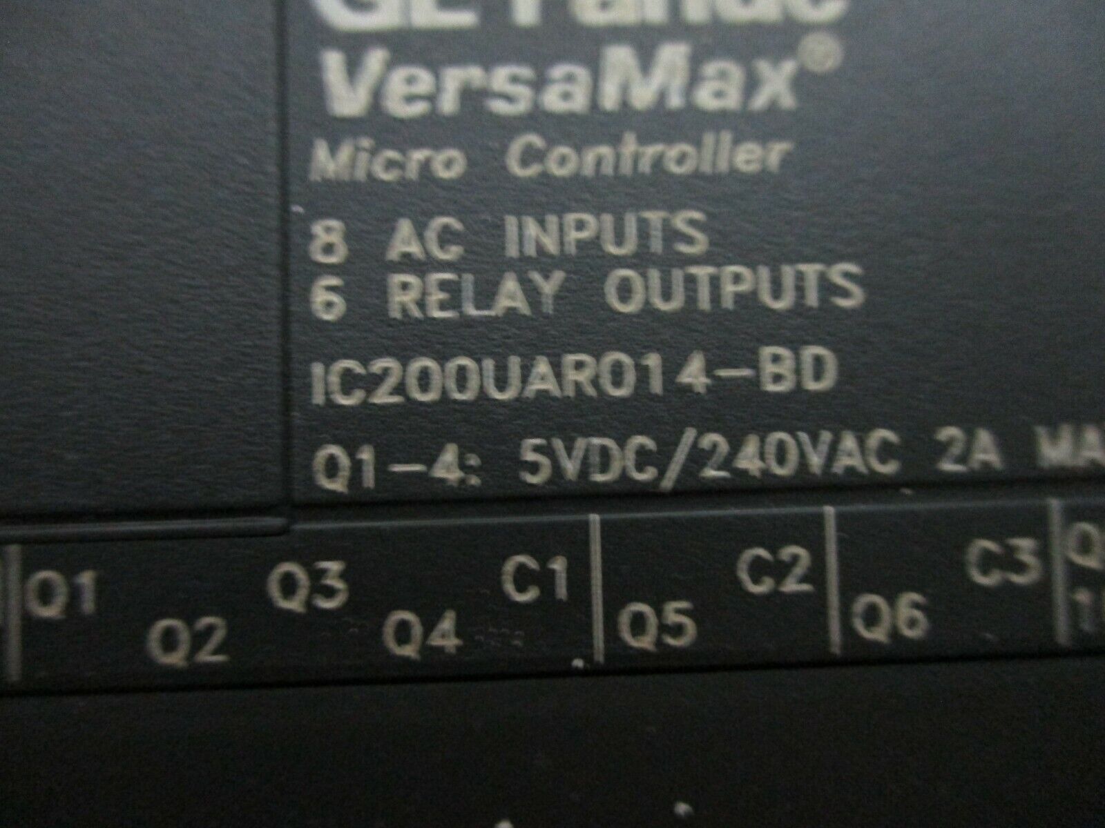 GE Fanuc VersaMax Enclosed Micro Controller IC200UAR014-BD 5VDC / 240VAC Used