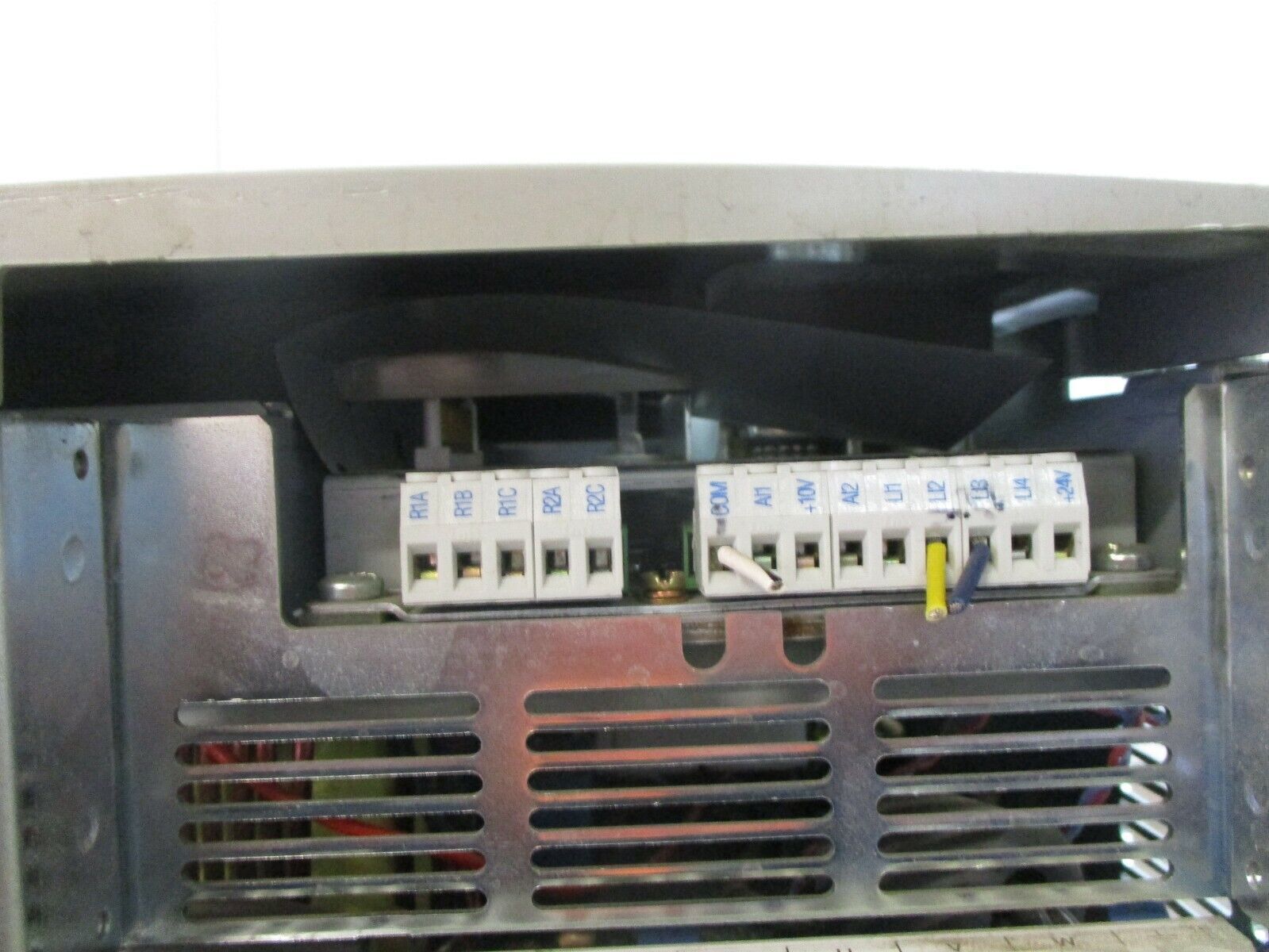 Square D Altivar 58 AC Drive ATV58HD16N4Z 15HP *No Keypad* Used