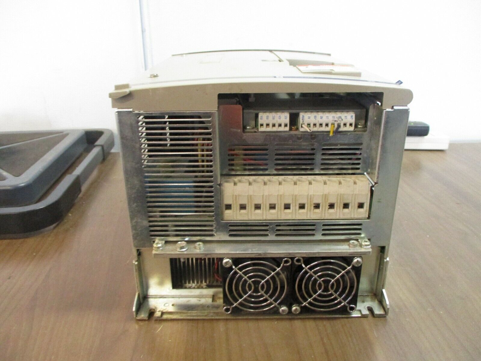 Square D Altivar 58 AC Drive ATV58HD16N4Z 15HP *No Keypad* Used