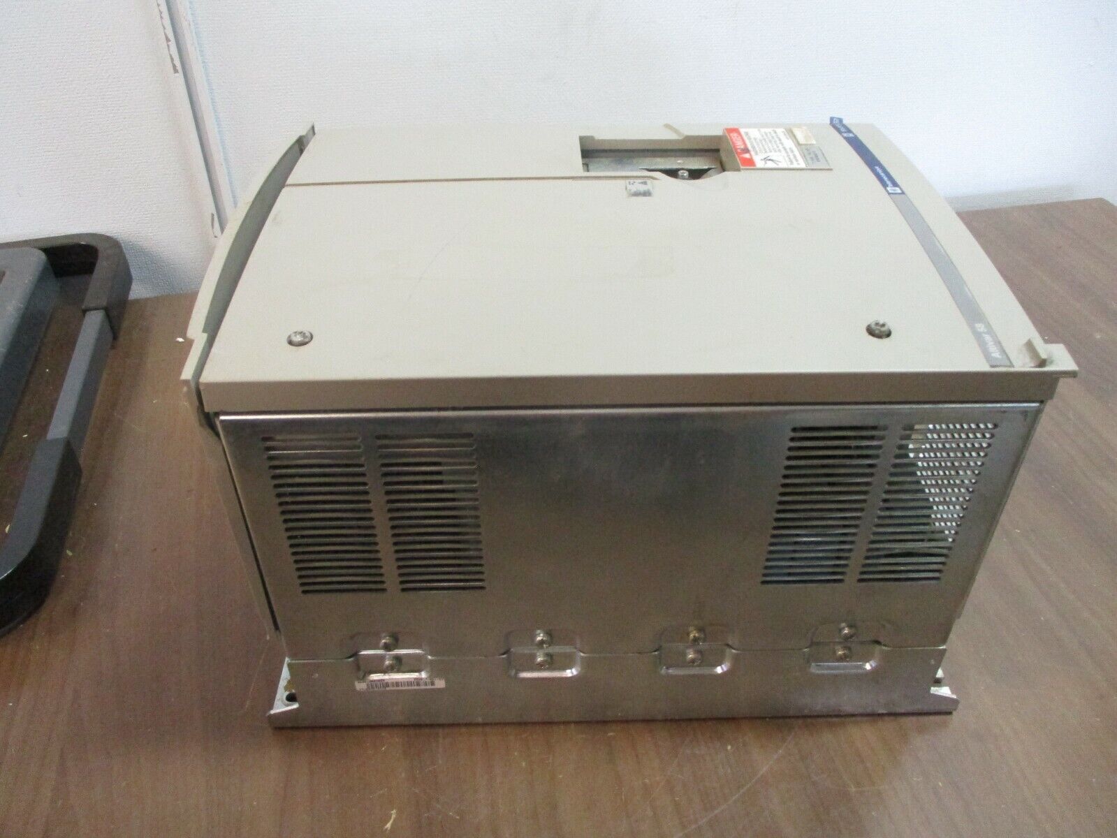 Square D Altivar 58 AC Drive ATV58HD16N4Z 15HP *No Keypad* Used