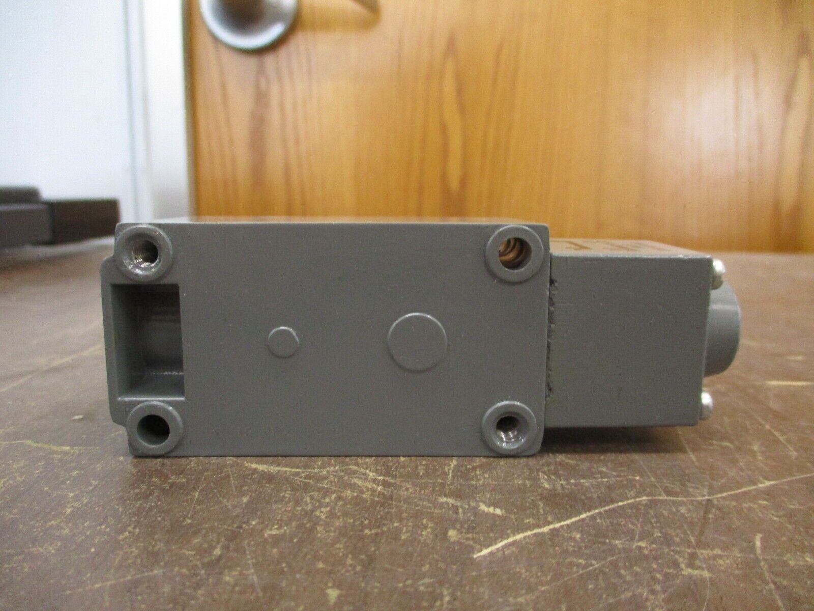 Allen-Bradley Oiltight Limit Switch 802T-A3 Ser. D *Missing Terminal Cover*