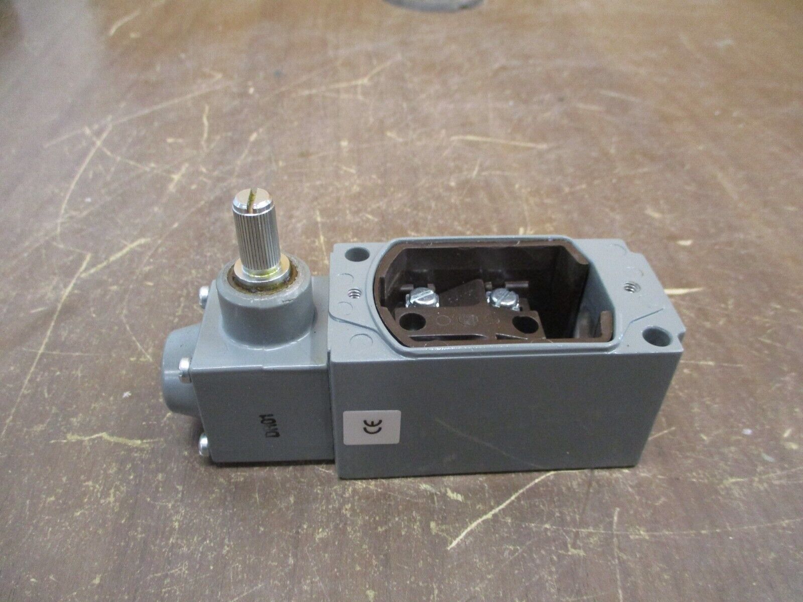 Allen-Bradley Oiltight Limit Switch 802T-A3 Ser. D *Missing Terminal Cover*