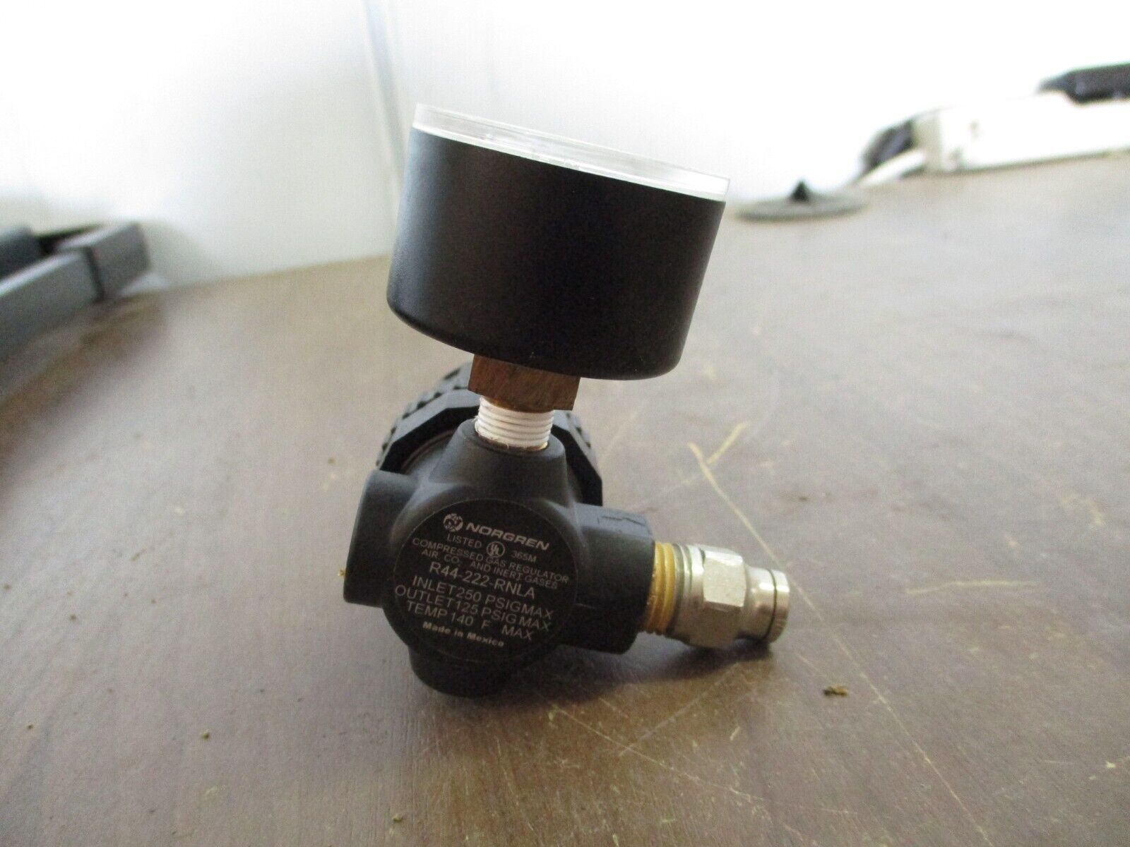 Norgren Compressed Gas Regulator R44-222-RNLA Inlet: 250PSIG Outlet: 125PSIG