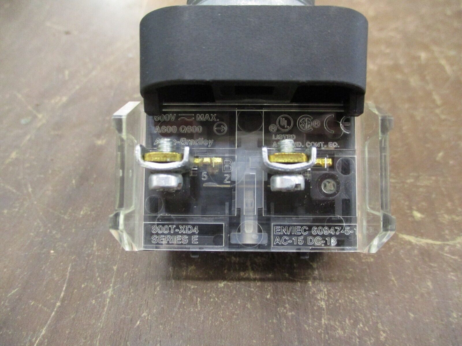 Allen-Bradley Mushroom Head Push-Pull Device 800T-FX9D4 Ser. T 2-Position Yellow